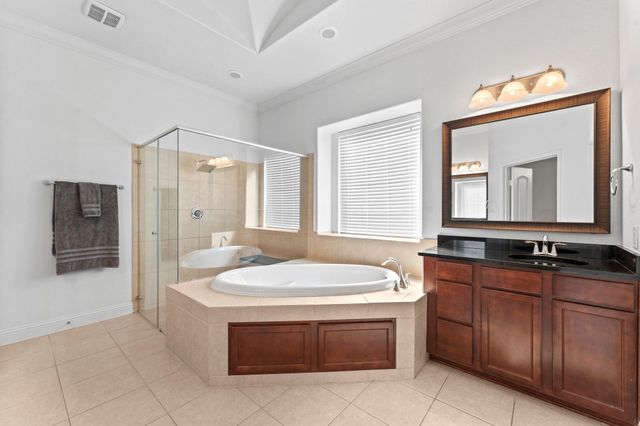 39 Tioga Pl, Tomball, TX 77375