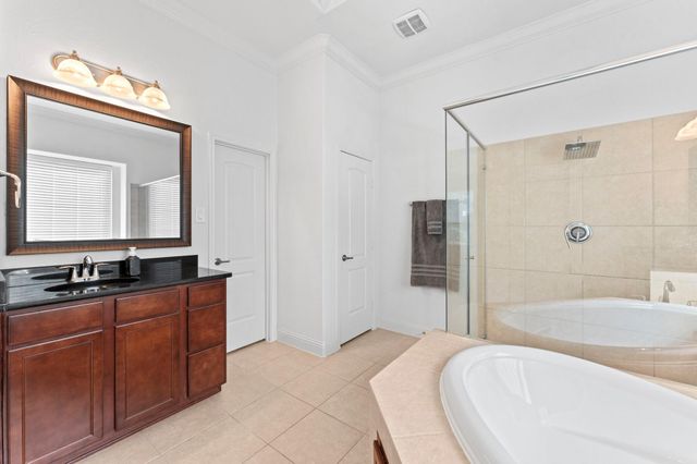 39 Tioga Pl, Tomball, TX 77375