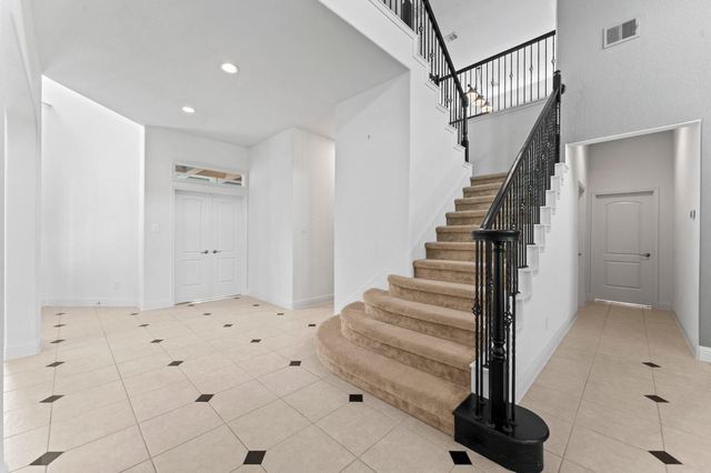 39 Tioga Pl, Tomball, TX 77375