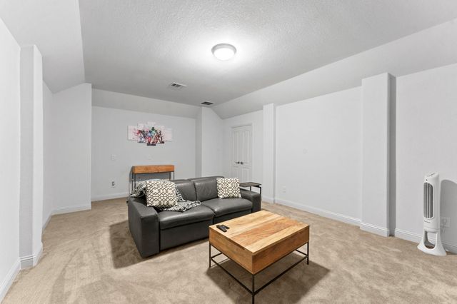 39 Tioga Pl, Tomball, TX 77375