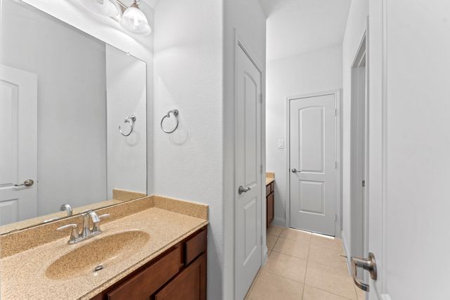 39 Tioga Pl, Tomball, TX 77375