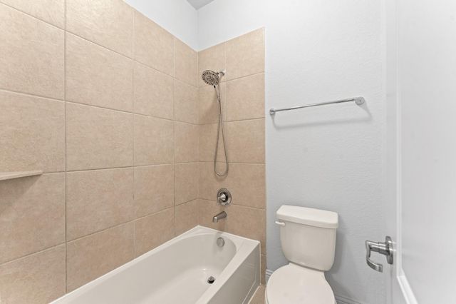 39 Tioga Pl, Tomball, TX 77375