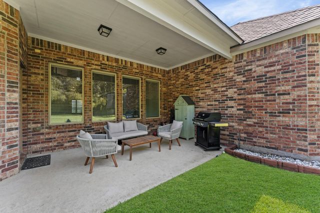 39 Tioga Pl, Tomball, TX 77375