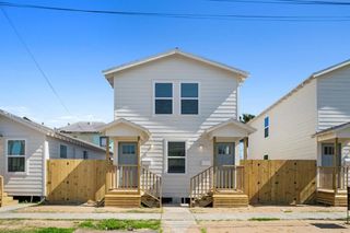 710 38th Street B, Galveston, TX 77550