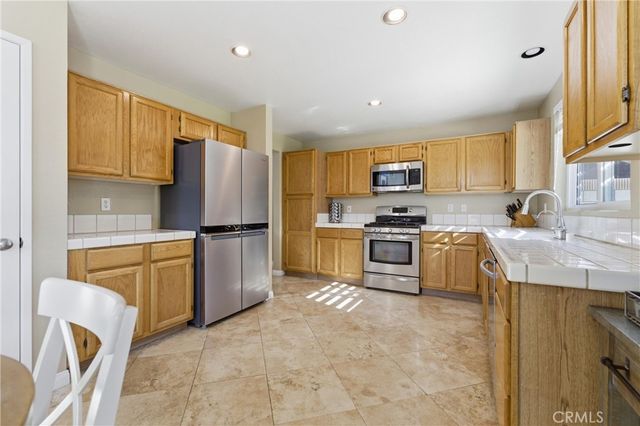 44252 63rd Street W, Lancaster, CA 93536