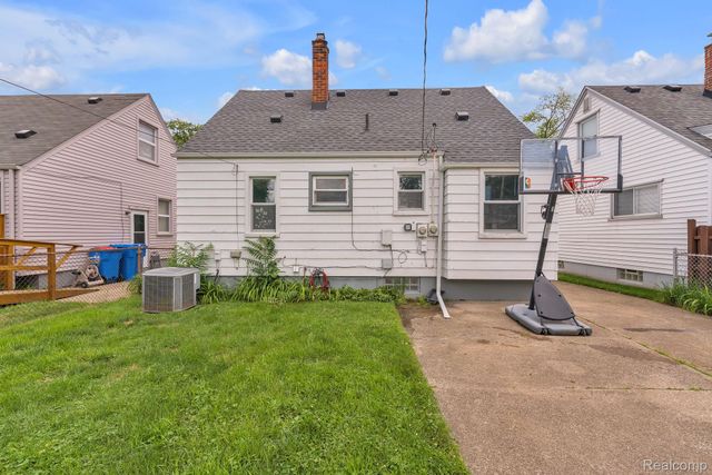 4148 Academy Street, Dearborn Heights, MI 48125