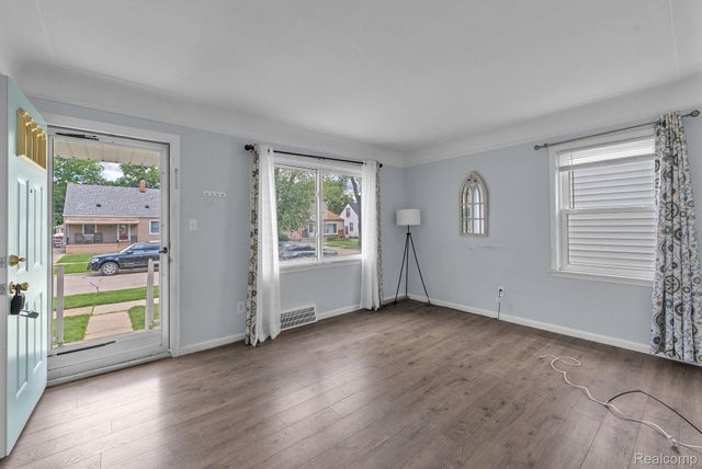 4148 Academy Street, Dearborn Heights, MI 48125