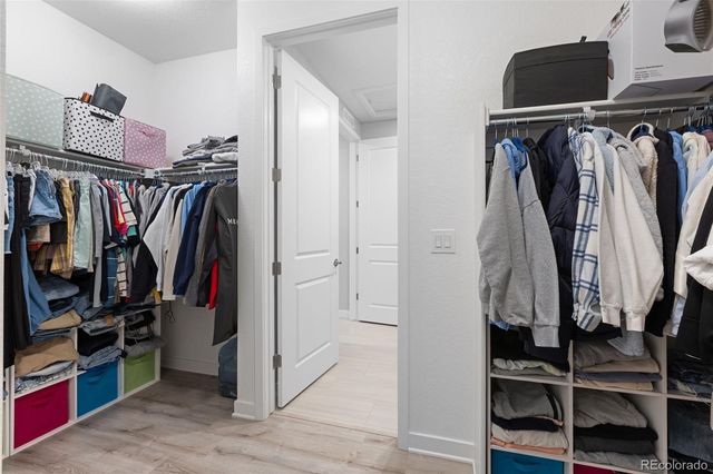 8801 S Ukraine Court, Aurora, CO 80016