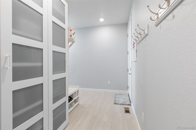 8801 S Ukraine Court, Aurora, CO 80016