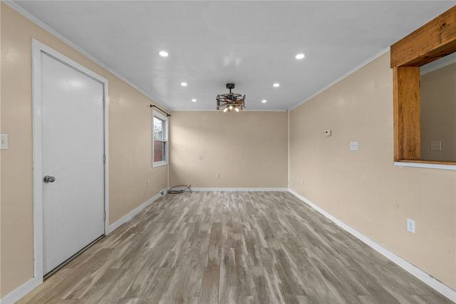 161 Petroleum Ave, Claysville, PA 15323