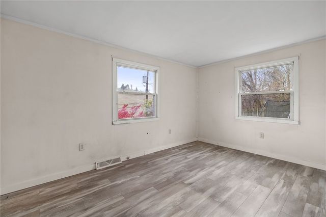 161 Petroleum Ave, Claysville, PA 15323