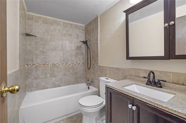 161 Petroleum Ave, Claysville, PA 15323