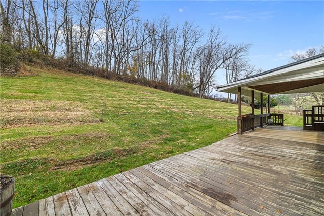 161 Petroleum Ave, Claysville, PA 15323