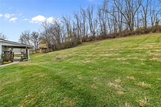 161 Petroleum Ave, Claysville, PA 15323