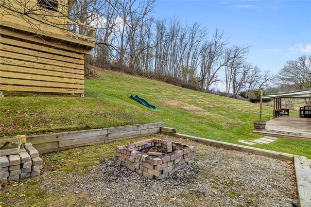 161 Petroleum Ave, Claysville, PA 15323