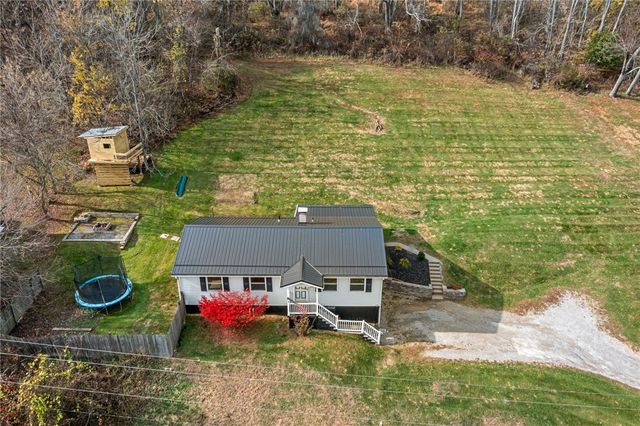 161 Petroleum Ave, Claysville, PA 15323