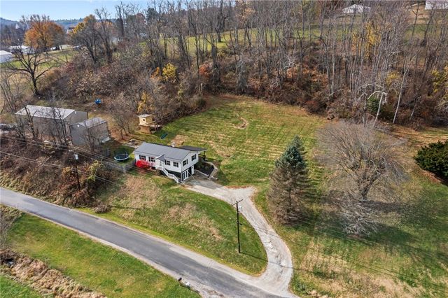 161 Petroleum Ave, Claysville, PA 15323