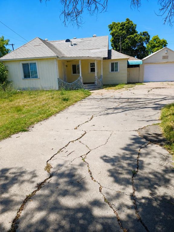 Image 1 of property listing at 5890 Dewey Boulevard, Sacramento, CA 95824