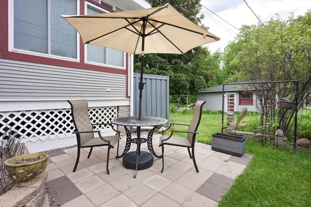 1854 Laurel Avenue, Saint Paul, MN 55104