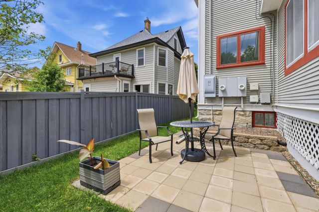 1854 Laurel Avenue, Saint Paul, MN 55104