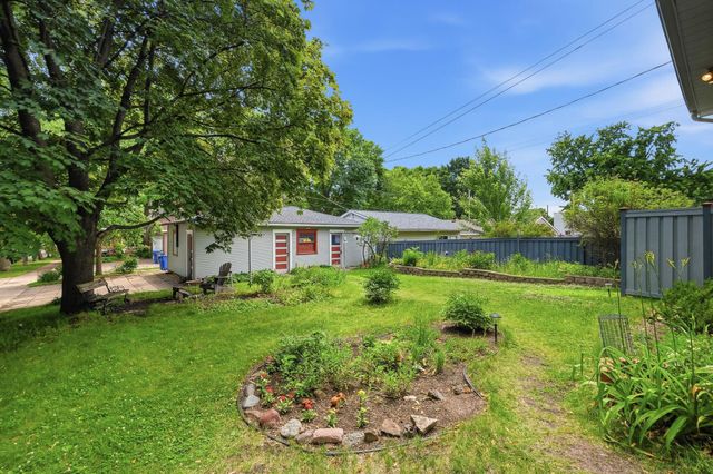 1854 Laurel Avenue, Saint Paul, MN 55104