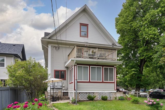 1854 Laurel Avenue, Saint Paul, MN 55104