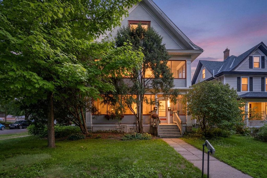 1854 Laurel Avenue, Saint Paul, MN 55104