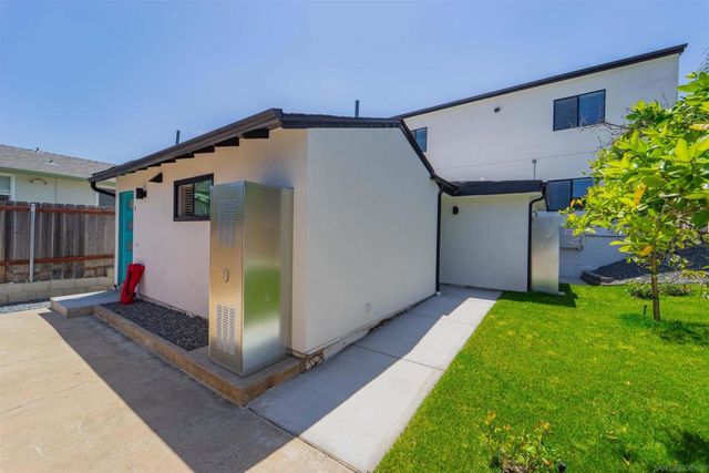 3363 A, San Diego, CA 92102