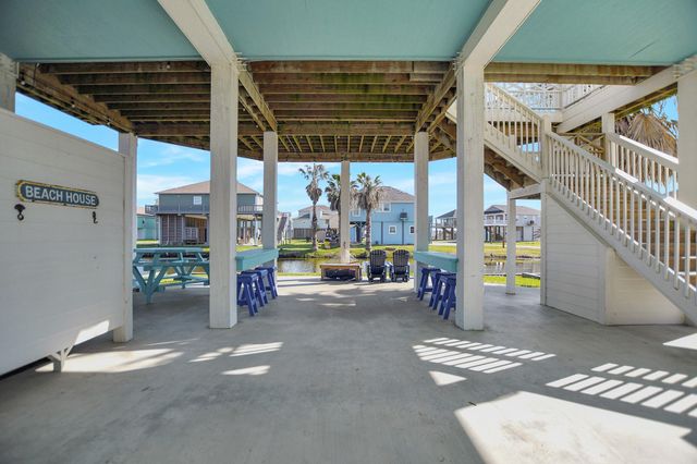 2570 Tide Drive, Port Bolivar, TX 77650