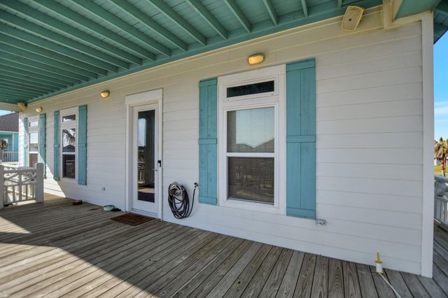 2570 Tide Drive, Port Bolivar, TX 77650