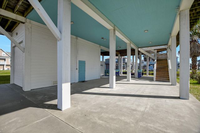 2570 Tide Drive, Port Bolivar, TX 77650