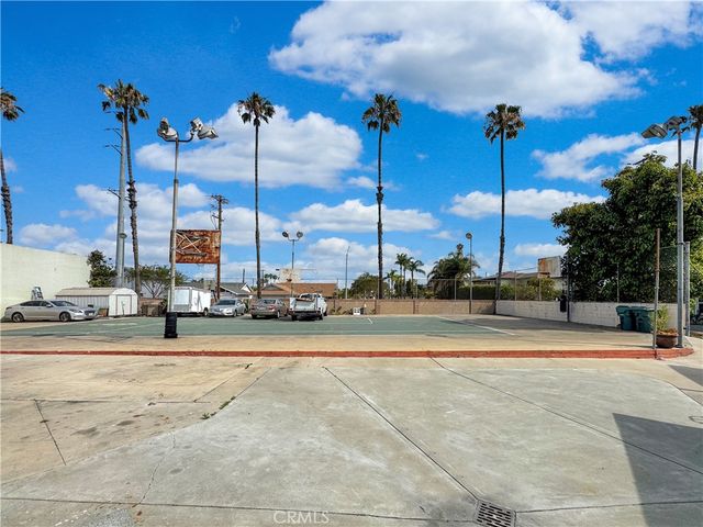 7736 Sugar Drive, Huntington Beach, CA 92647