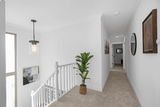27880 Pebble Ct, Hayward, CA 94542