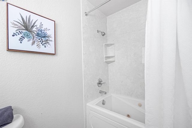 27880 Pebble Ct, Hayward, CA 94542