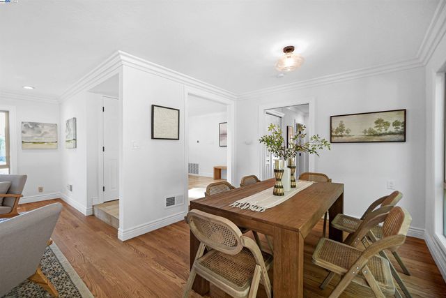 27880 Pebble Ct, Hayward, CA 94542