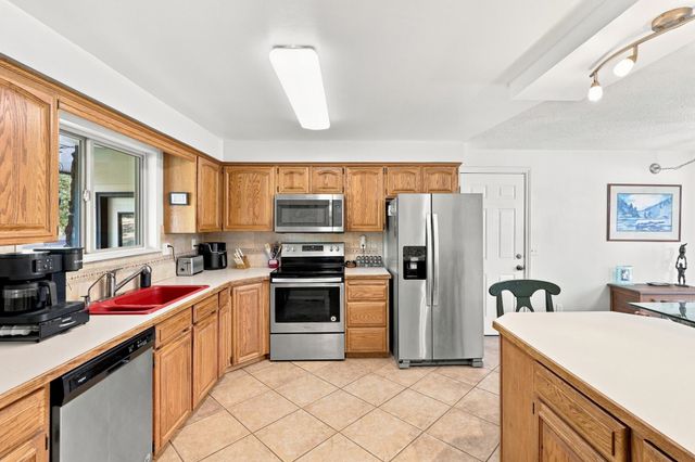 21808 W Bannock Ave, Medical Lake, WA 99022