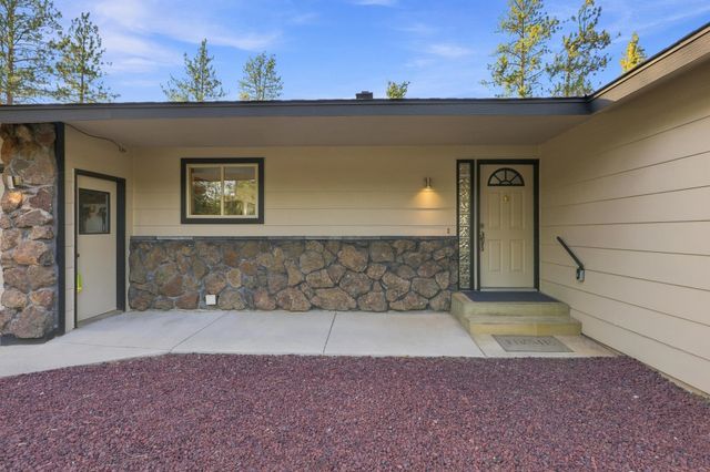 21808 W Bannock Ave, Medical Lake, WA 99022
