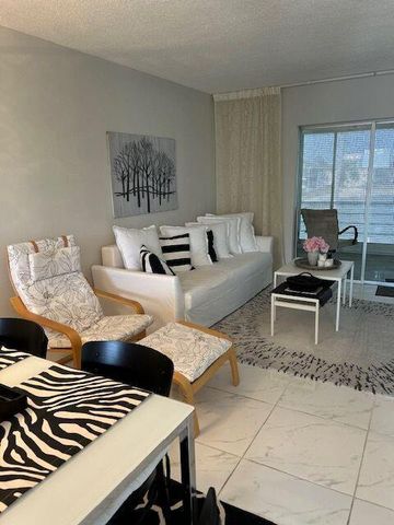 2728 N Garden Drive 313, Lake Worth, FL 33461
