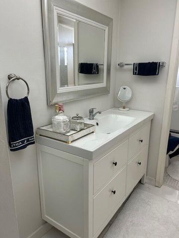 2728 N Garden Drive 313, Lake Worth, FL 33461