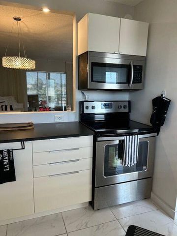 2728 N Garden Drive 313, Lake Worth, FL 33461