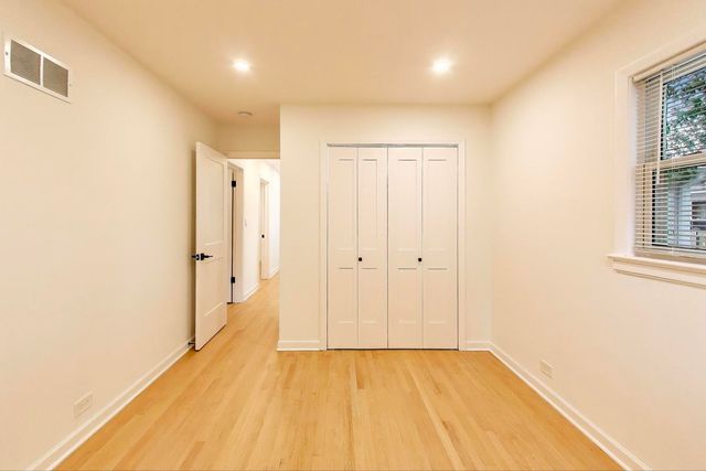 832 N Delphia Avenue, Park Ridge, IL 60068