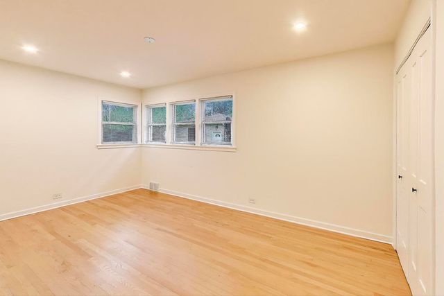 832 N Delphia Avenue, Park Ridge, IL 60068