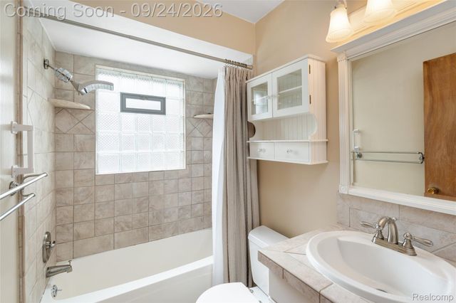 40 Dorothea Street, Mt. Clemens, MI 48043