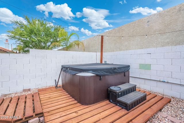 12315 N 53RD Drive, Glendale, AZ 85304