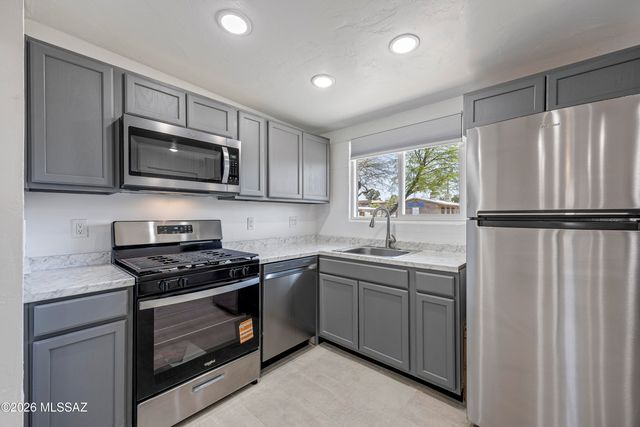 3675 E Shepherd Place, Tucson, AZ 85713