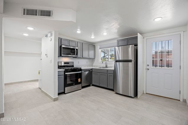 3675 E Shepherd Place, Tucson, AZ 85713