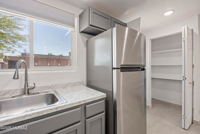 3675 E Shepherd Place, Tucson, AZ 85713