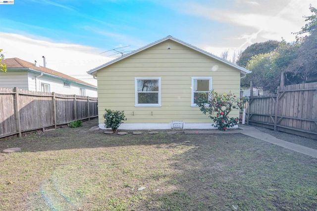 2515 Lowell, Richmond, CA 94804