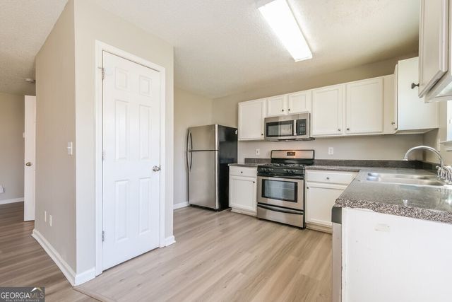 1883 Roble Drive, College Park, GA 30349