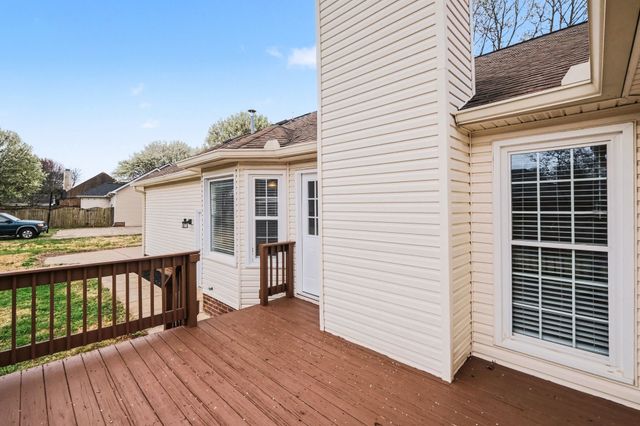 2422 English Hill Dr, Murfreesboro, TN 37129